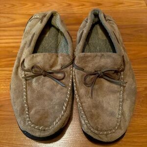 Dockers slippers. Size 11-12